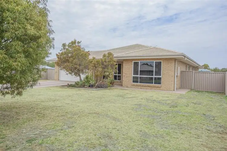 60 Sommerfeld Crescent, Chinchilla QLD 4413