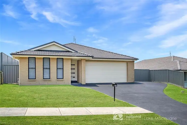 14 Cleveland Street, Cameron Park NSW 2285