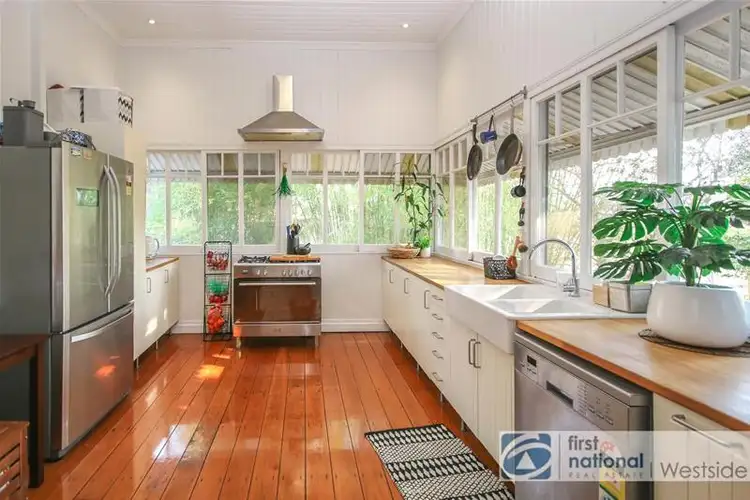 111 Brisbane Road, Riverview QLD 4303
