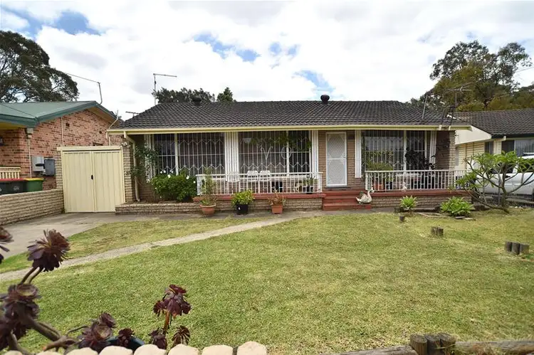 50 Solo Crescent, Fairfield NSW 2165