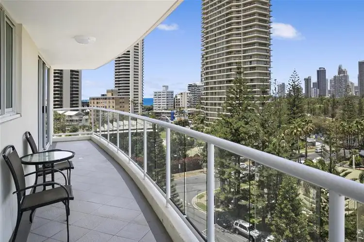 'THE CREST' 15 Breaker Street, Main Beach QLD 4217