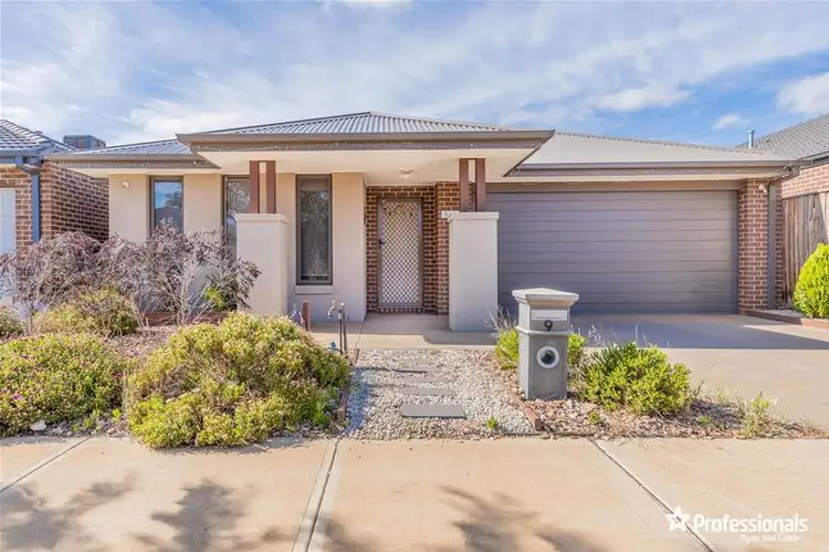 9 Blakewater Crescent, Weir Views VIC 3338