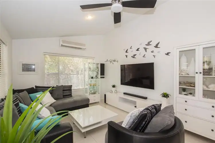 16 Shenton Way, Nerang QLD 4211
