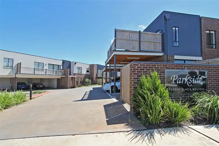 30/9 Petrea Place, Melton West VIC 3337