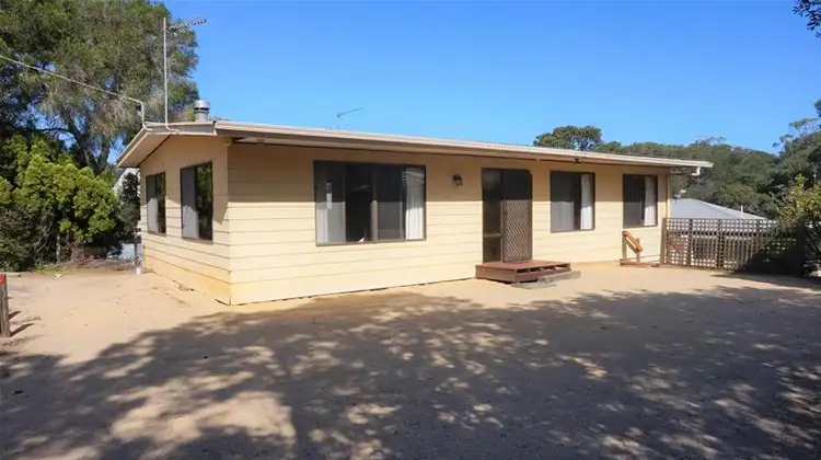 10 Central Avenue, Loch Sport VIC 3851