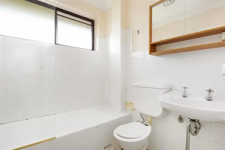 Fifth view of Homely unit listing, 10/95 Pacific Parade, Dee Why NSW 2099