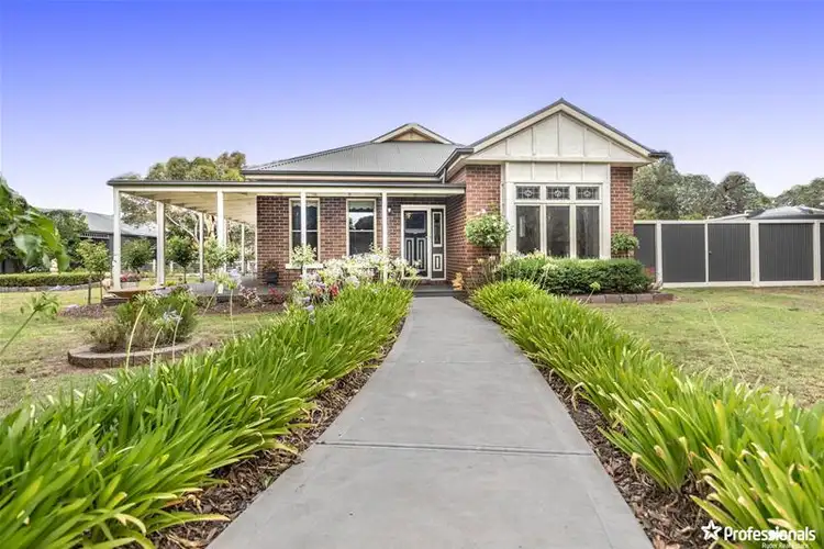 6 Herbert Place, Kurunjang VIC 3337