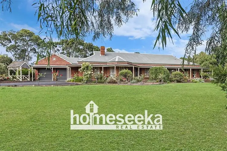 2 Rodger Place, Bushfield VIC 3281
