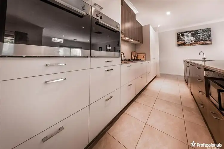 Sixth view of Homely house listing, 33 Bendigo Drive, Eynesbury VIC 3338