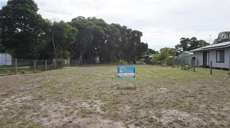 4 Cove Street, Loch Sport VIC 3851
