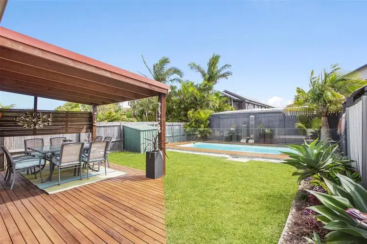 6 Blackwood Road, North Curl Curl NSW 2099