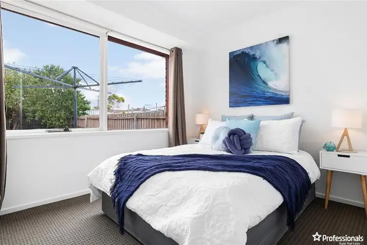 Fifth view of Homely house listing, 10 Pimbit Court, Kurunjang VIC 3337