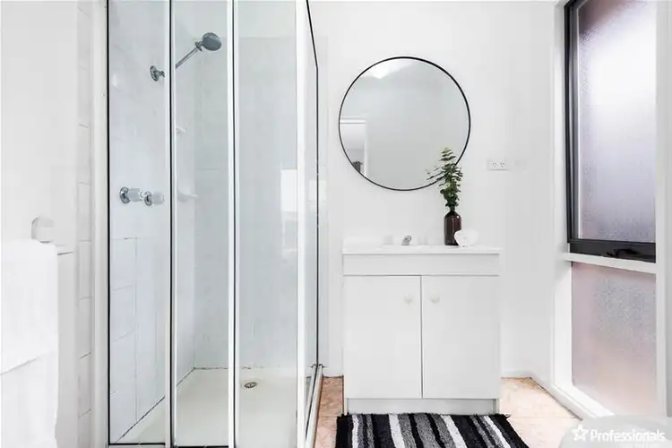 Sixth view of Homely house listing, 10 Pimbit Court, Kurunjang VIC 3337