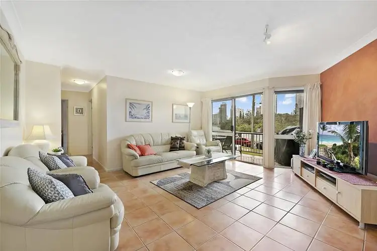 'WAIMARU' 1a Pacific Street, Main Beach QLD 4217