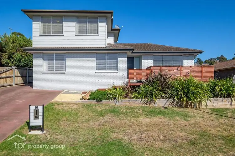 10 Woodlands Drive, Blackmans Bay TAS 7052