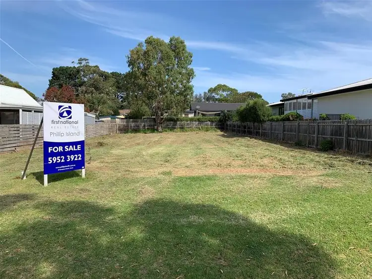 4 Kenwyn Crt, Cowes VIC 3922