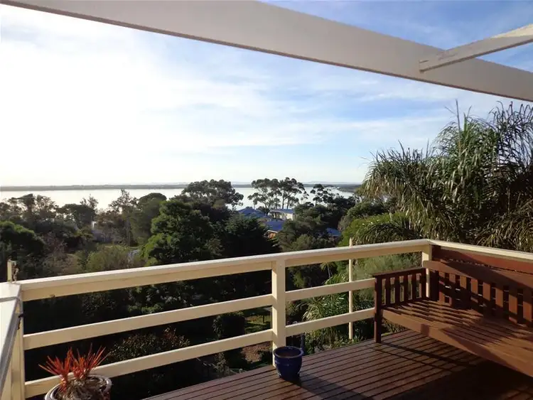 19 Pelican  Street, Loch Sport VIC 3851