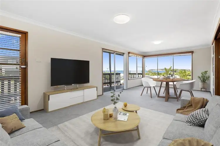 32 Griffin Road, North Curl Curl NSW 2099