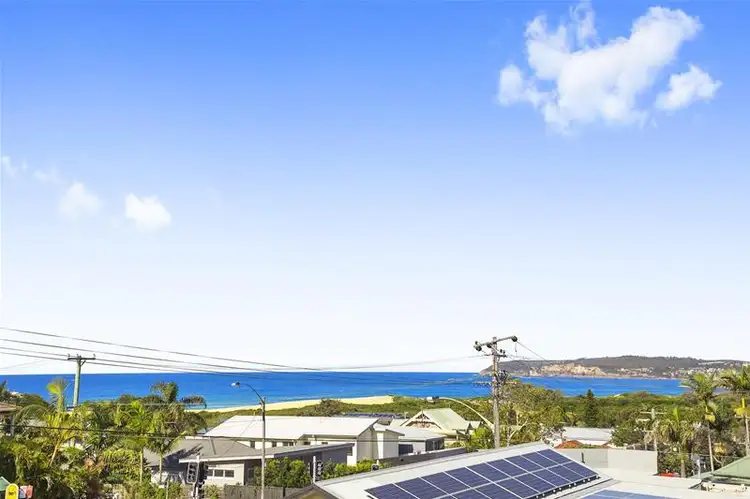 Fourth view of Homely house listing, 32 Griffin Road, North Curl Curl NSW 2099
