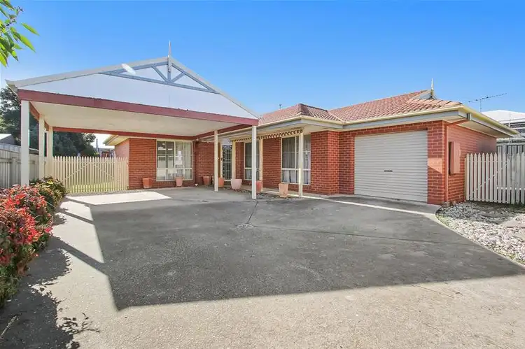 Main view of Homely unit listing, 2/18 Brockley Street, Wodonga VIC 3690