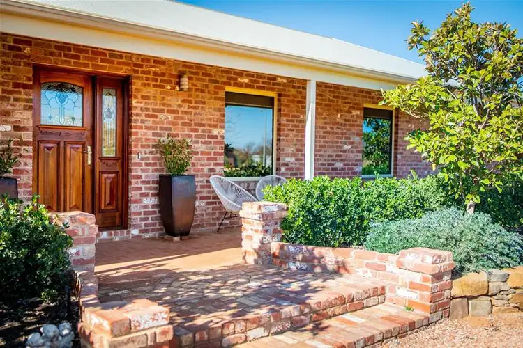 8 Garrett Court, Birdwoodton VIC 3505