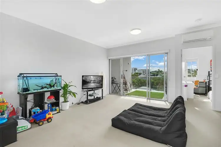 306/15 Playfield Street