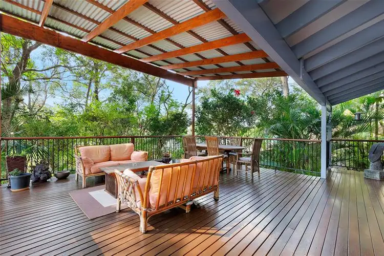 18 Ashburton Street, Chapel Hill QLD 4069