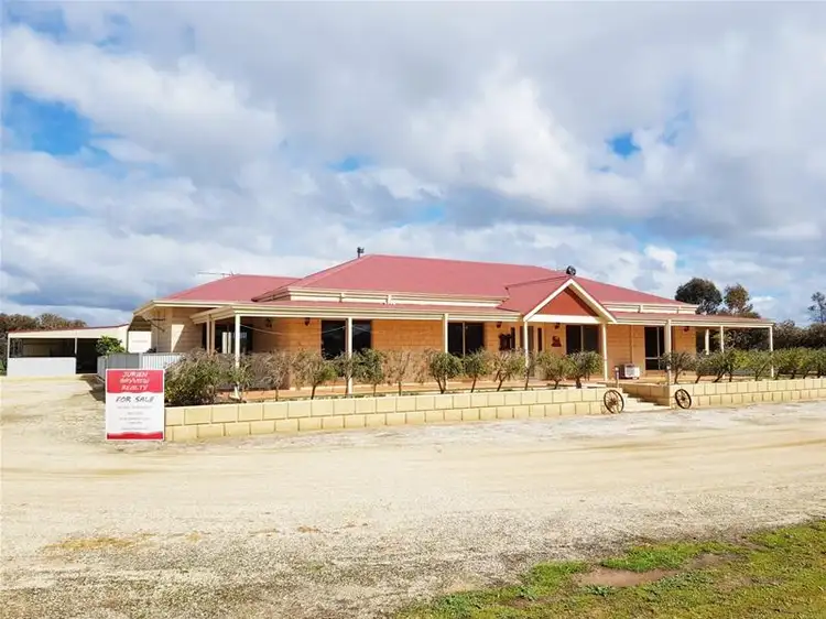 90 Brown Street, Moora WA 6510