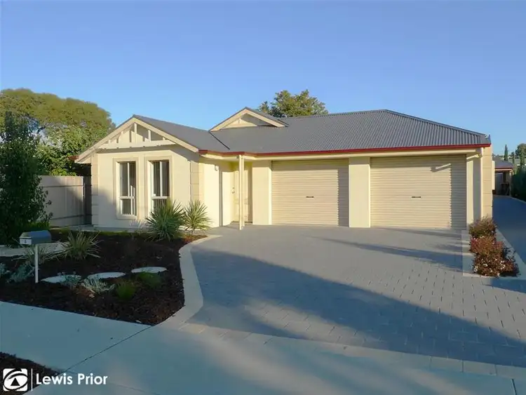 4 Travers Street
