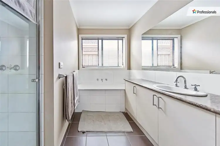 Seventh view of Homely house listing, 4 Stefan Drive, Harkness VIC 3337