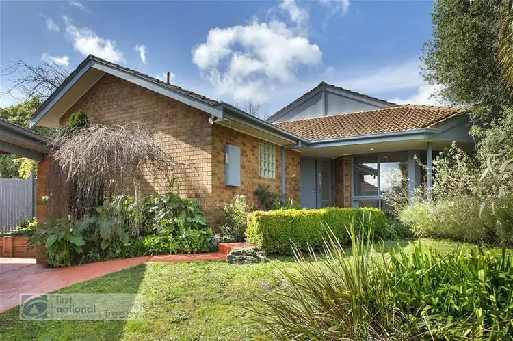 8 Dealbata Place, Croydon Hills VIC 3136