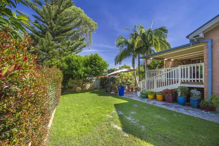 12 Foam Street, Surfside NSW 2536