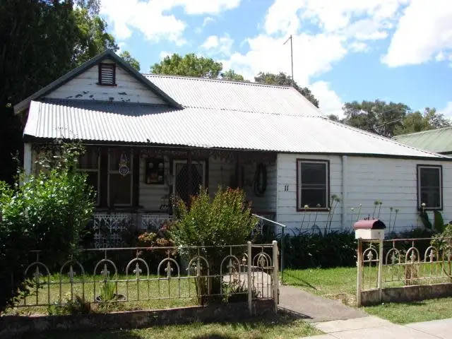 11 Lorne Street, Muswellbrook NSW 2333