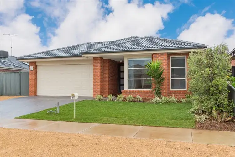 45 Grand Lakes Way, Lara VIC 3212