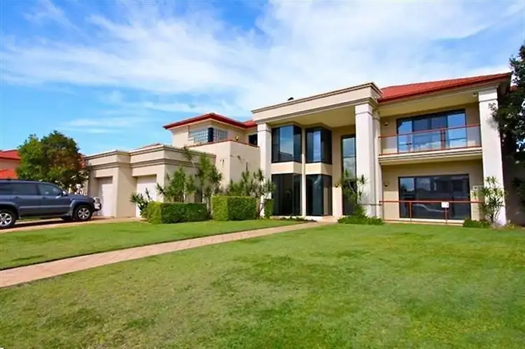 122 Dunlin Drive, Burleigh Waters QLD 4220