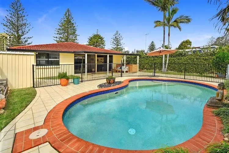 45 Amalfi Drive, Isle Of Capri QLD 4217