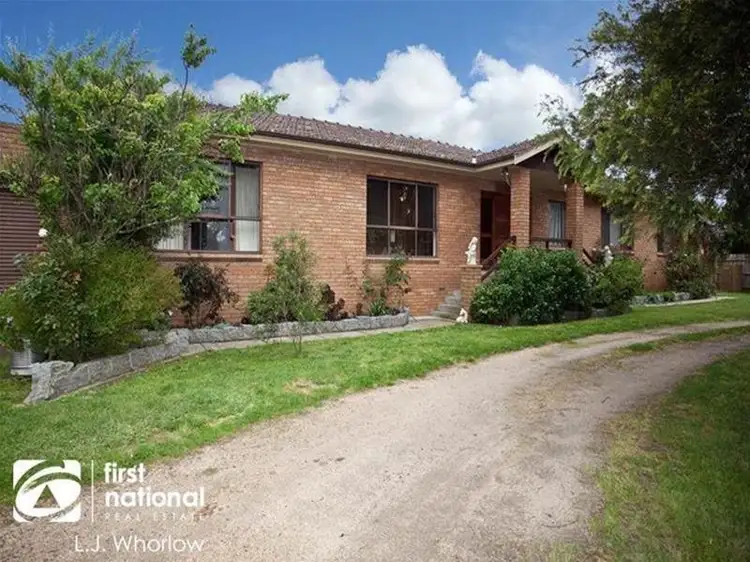 15 Main Street, Romsey VIC 3434