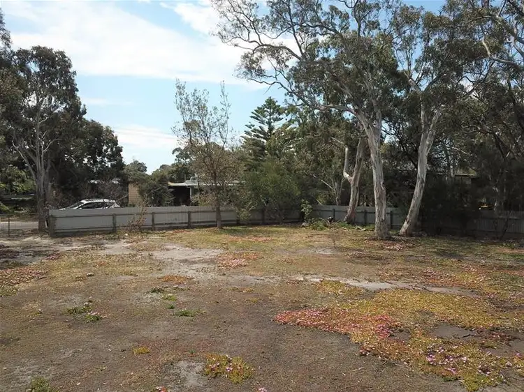 8 Sandra Court, Loch Sport VIC 3851