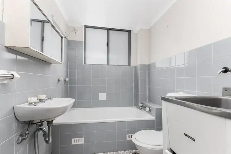 Fifth view of Homely unit listing, 17/10 View Street, Marrickville NSW 2204