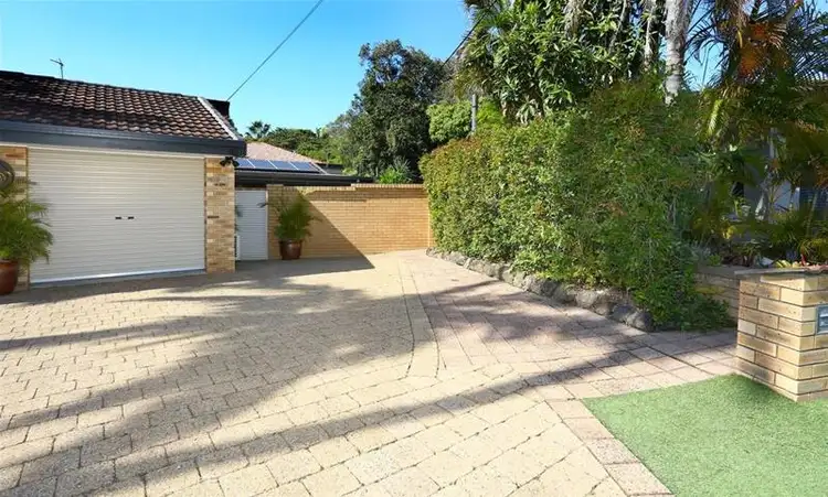 11 Esther Place, Isle Of Capri QLD 4217