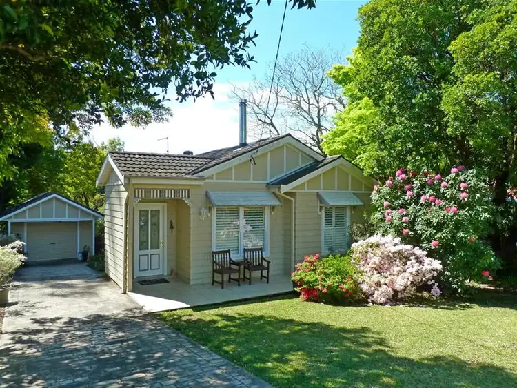 37 Springfield Crescent, Springwood NSW 2777