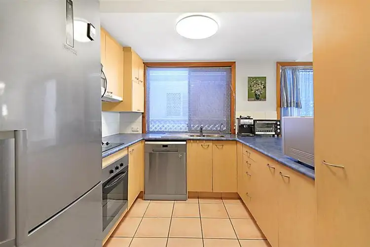 Fifth view of Homely semi-detached listing, 2/33 Stevens Street, Southport QLD 4215