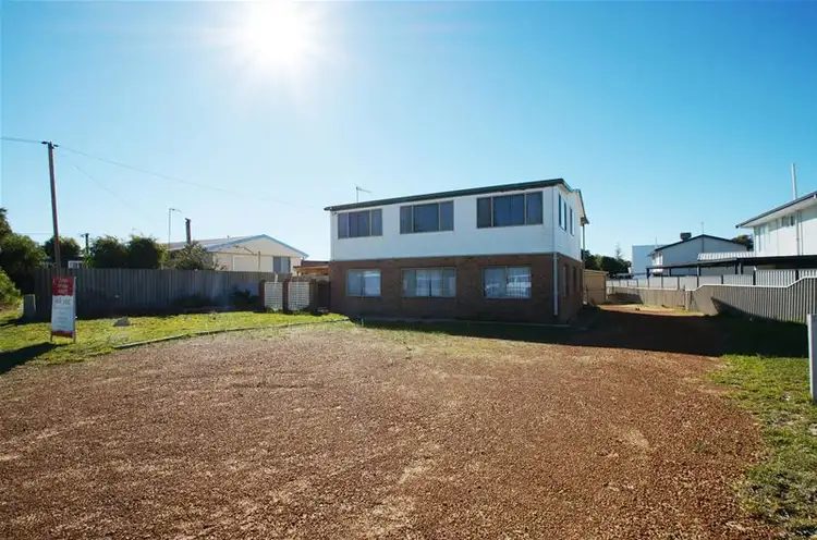 4 Leon Street, Cervantes WA 6511