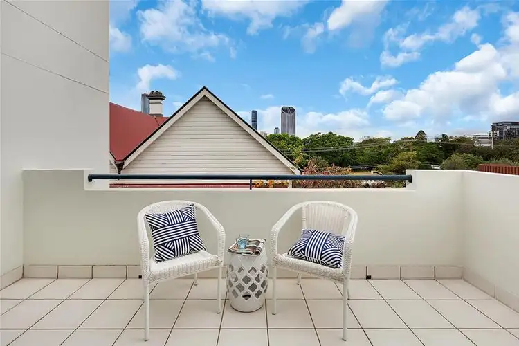 Fourth view of Homely apartment listing, 3/25 Edmondstone Street, South Brisbane QLD 4101