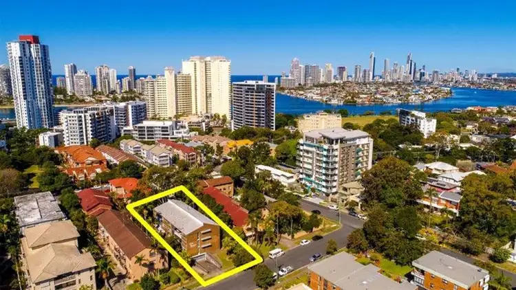 9/11 Lather Street, Southport QLD 4215