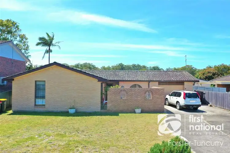 13 Kennewell Parade, Tuncurry NSW 2428