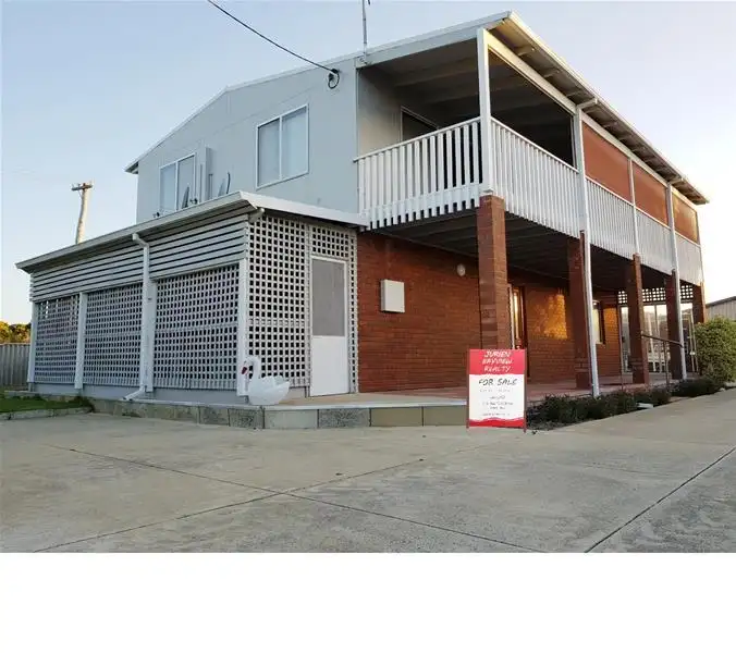 8 Green Street, Cervantes WA 6511