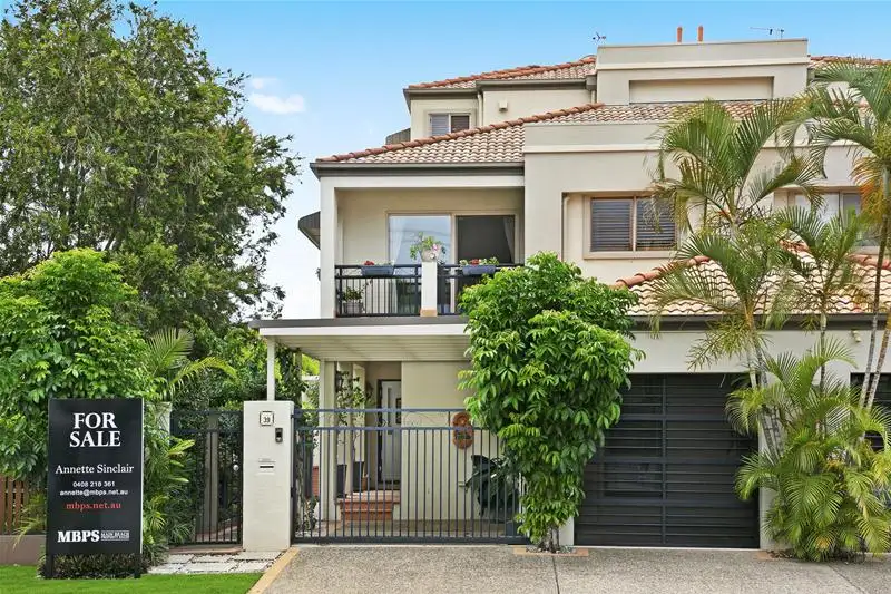 Main view of Homely villa listing, 1/39 Hughes Avenue, Main Beach QLD 4217
