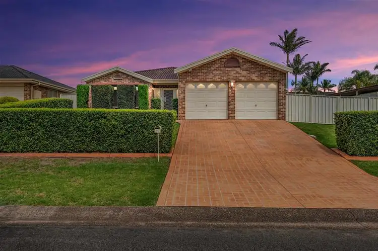 15 Bracken Close, Cameron Park NSW 2285