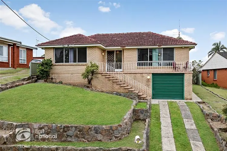 17 Kananook Crescent, Belmont North NSW 2280
